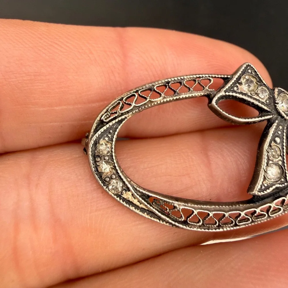 Vintage Estate Brooch Silver Paste Rhinestone Filigree Bow‎ Oval